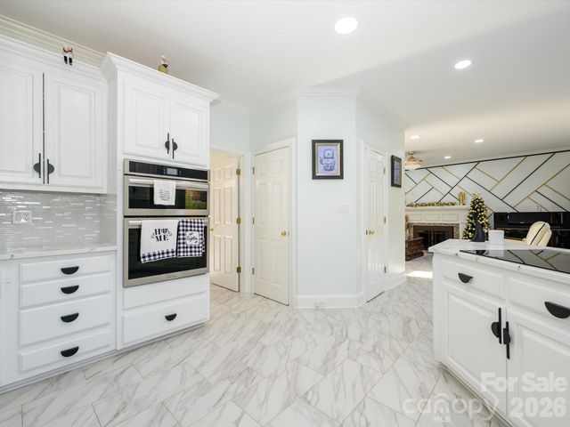 3815 Denmeade Drive, Charlotte, NC 28269