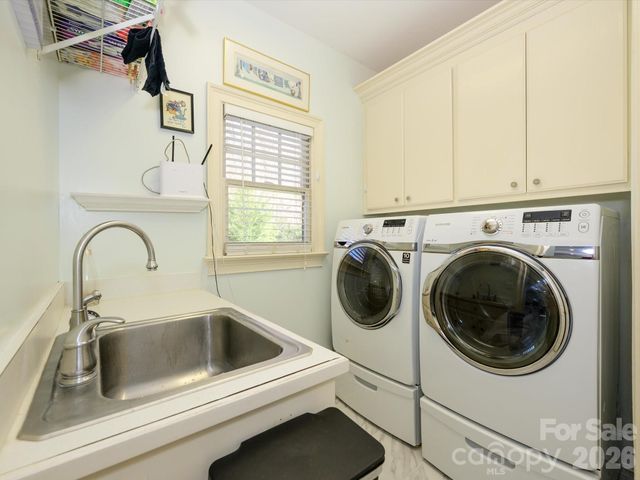 3815 Denmeade Drive, Charlotte, NC 28269