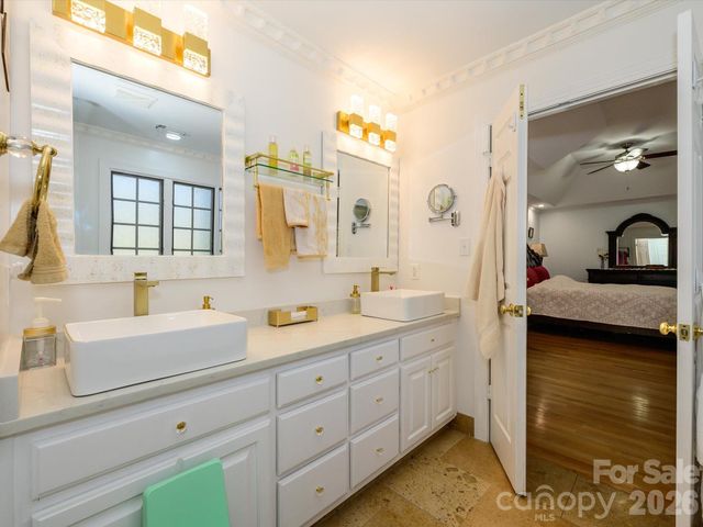 3815 Denmeade Drive, Charlotte, NC 28269