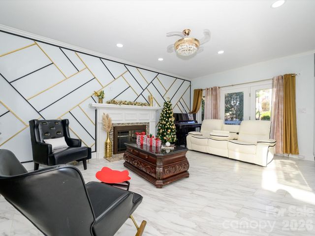 3815 Denmeade Drive, Charlotte, NC 28269