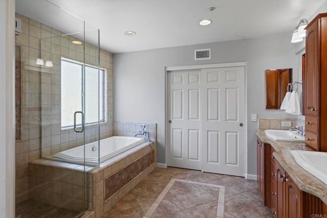 1979 Oxford Court, Vista, CA 92081