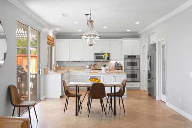 1979 Oxford Court, Vista, CA 92081