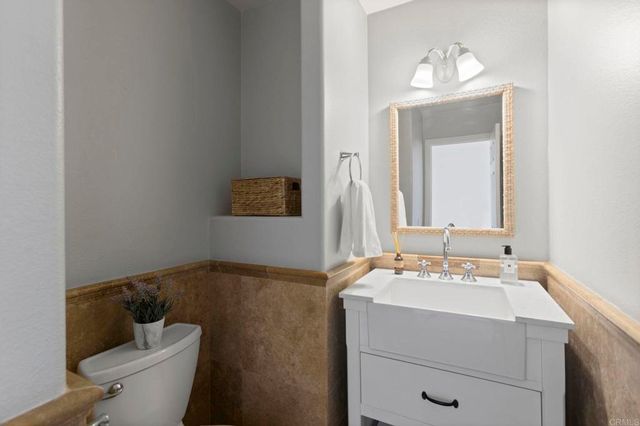 1979 Oxford Court, Vista, CA 92081