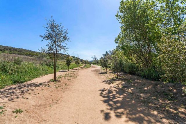 1979 Oxford Court, Vista, CA 92081