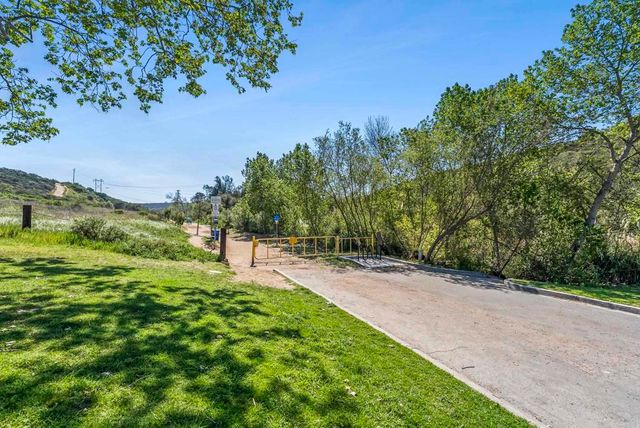 1979 Oxford Court, Vista, CA 92081