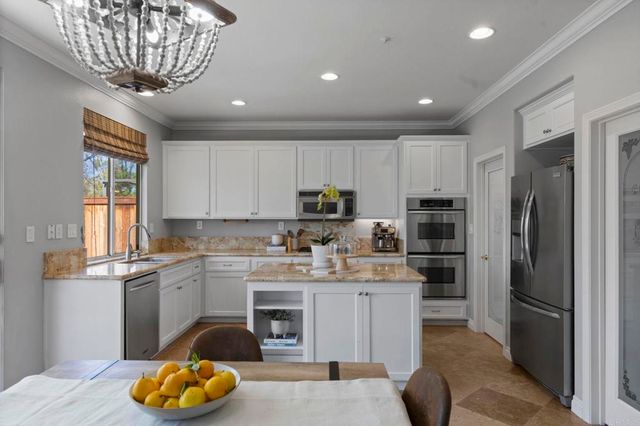 1979 Oxford Court, Vista, CA 92081