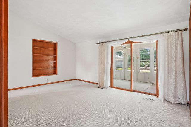 1322 Jersey Lane, Waterloo, IA 50701