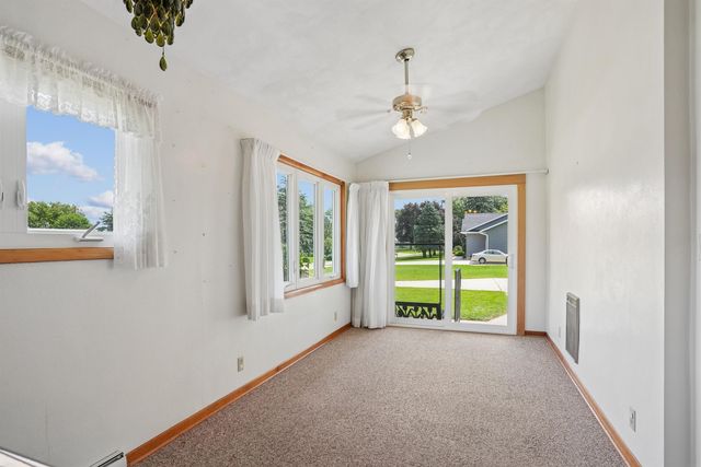 1322 Jersey Lane, Waterloo, IA 50701
