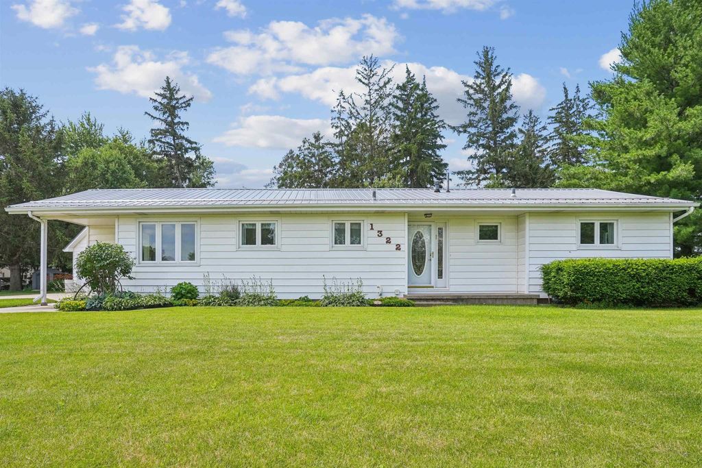 1322 Jersey Lane, Waterloo, IA 50701