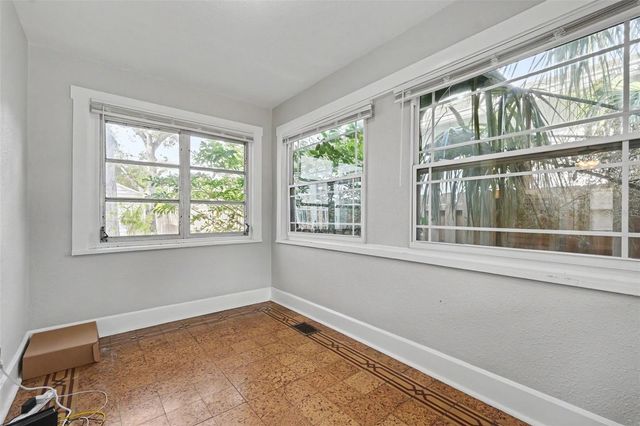 5441 1ST AVENUE N, St Petersburg, FL 33710
