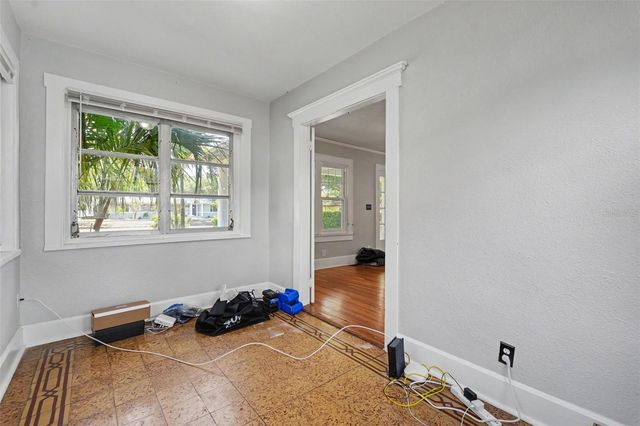 5441 1ST AVENUE N, St Petersburg, FL 33710