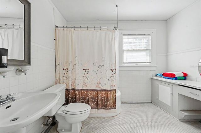 5441 1ST AVENUE N, St Petersburg, FL 33710