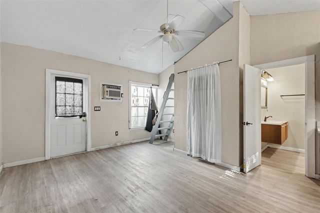 5441 1ST AVENUE N, St Petersburg, FL 33710