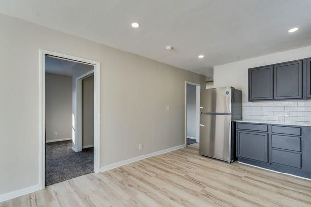 1036 N Sheridan St, Wichita, KS 67203