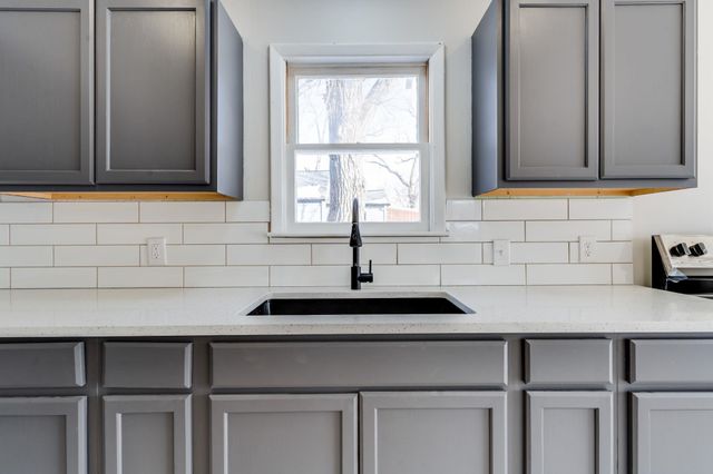 1036 N Sheridan St, Wichita, KS 67203