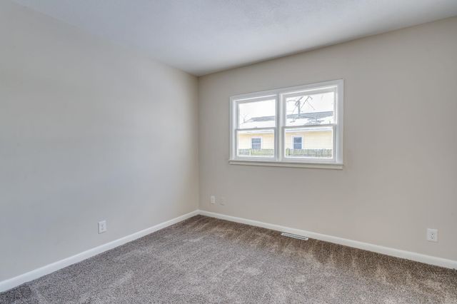 1036 N Sheridan St, Wichita, KS 67203