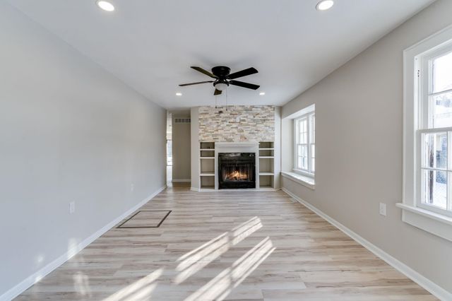 1036 N Sheridan St, Wichita, KS 67203