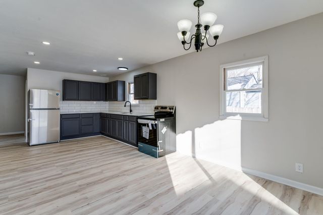 1036 N Sheridan St, Wichita, KS 67203