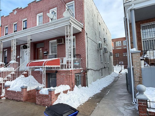 54-35 69th Lane, Maspeth, NY 11378