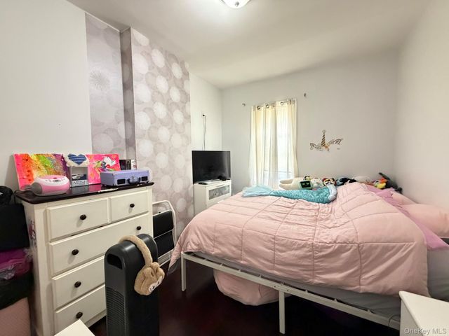 54-35 69th Lane, Maspeth, NY 11378