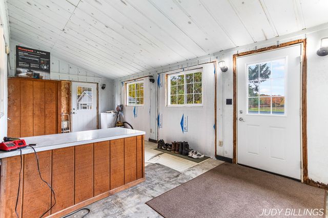 1676 68th Street, Fennville, MI 49408