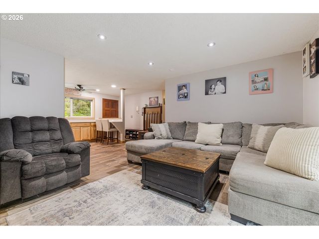 22260 E WILD FERN Ln, Brightwood, OR 97011