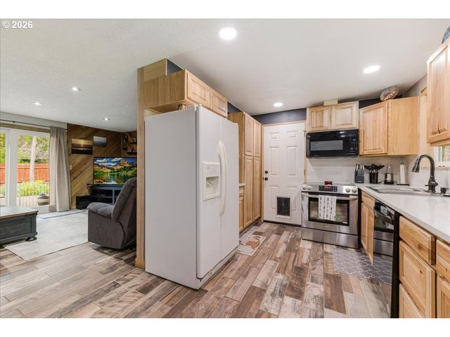 22260 E WILD FERN Ln, Brightwood, OR 97011