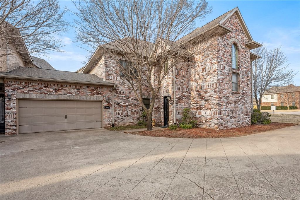 2616 S Everest Avenue, Rogers, AR 72758