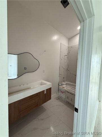 1020 Ridgeview Drive, Jeffersonville, IN 47130