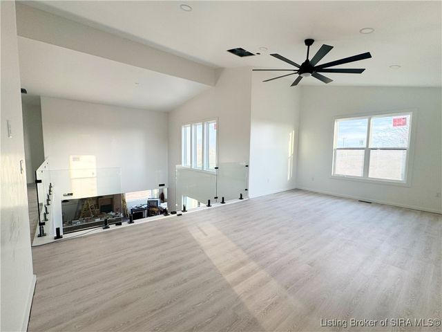 1020 Ridgeview Drive, Jeffersonville, IN 47130