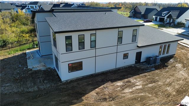 1020 Ridgeview Drive, Jeffersonville, IN 47130