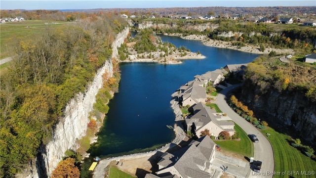 1020 Ridgeview Drive, Jeffersonville, IN 47130