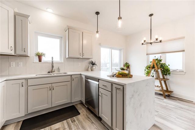 22915 W 72nd Terrace, Shawnee, KS 66227