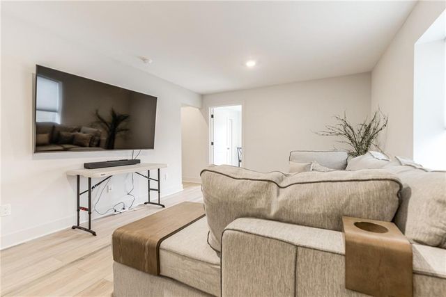 22915 W 72nd Terrace, Shawnee, KS 66227