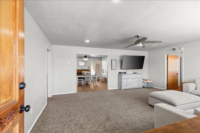 515 Locust Ave, Manteca, CA 95337