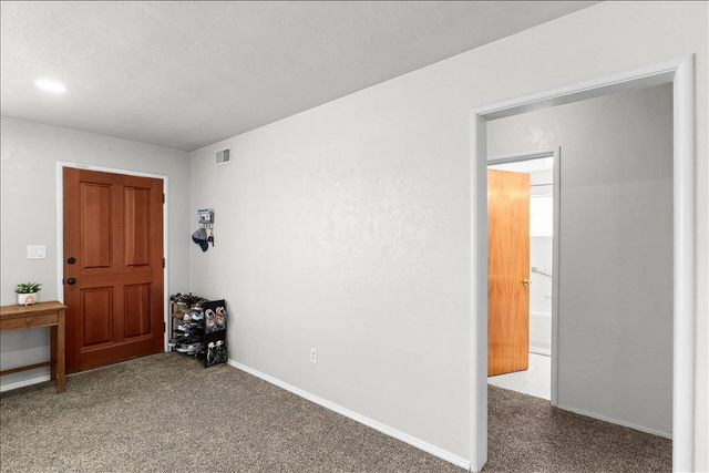 515 Locust Ave, Manteca, CA 95337