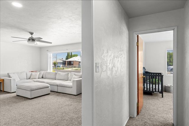 515 Locust Ave, Manteca, CA 95337