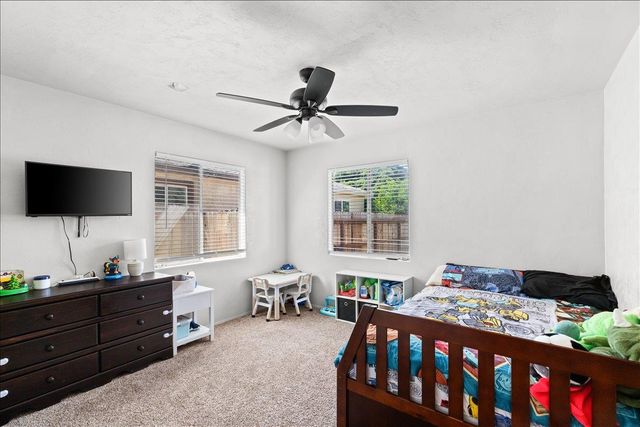 515 Locust Ave, Manteca, CA 95337
