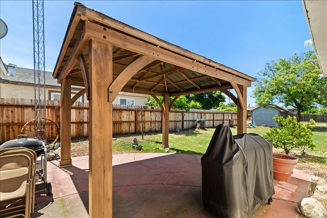 515 Locust Ave, Manteca, CA 95337