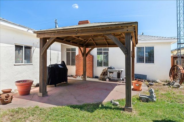515 Locust Ave, Manteca, CA 95337