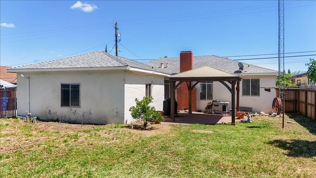515 Locust Ave, Manteca, CA 95337