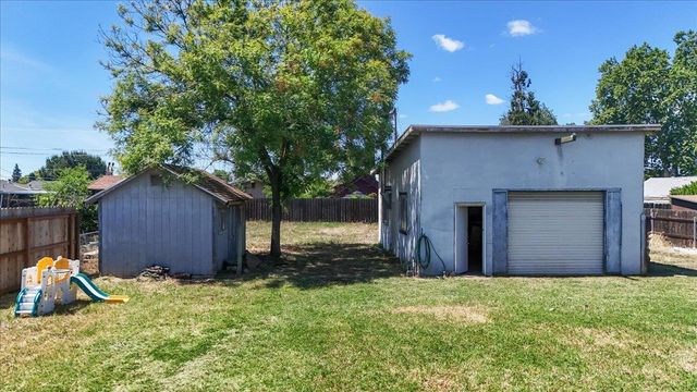 515 Locust Ave, Manteca, CA 95337