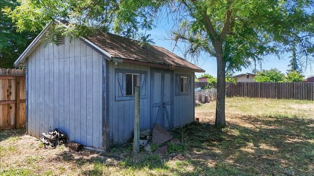 515 Locust Ave, Manteca, CA 95337