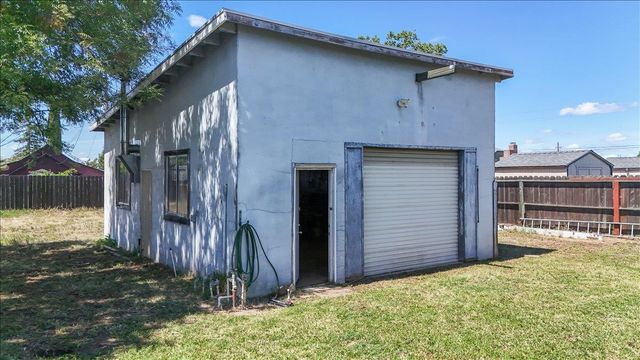 515 Locust Ave, Manteca, CA 95337