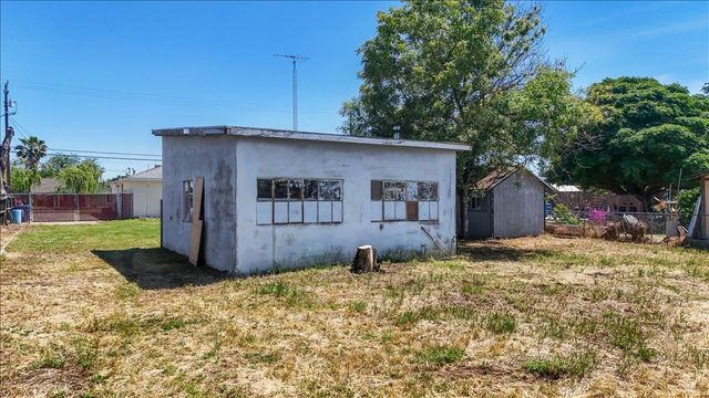 515 Locust Ave, Manteca, CA 95337