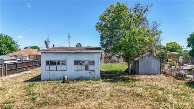 515 Locust Ave, Manteca, CA 95337