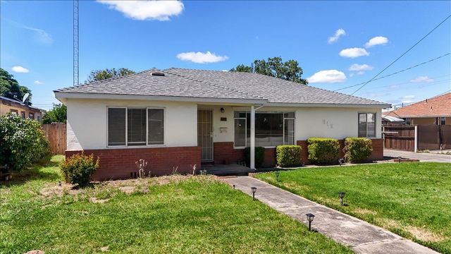 515 Locust Ave, Manteca, CA 95337