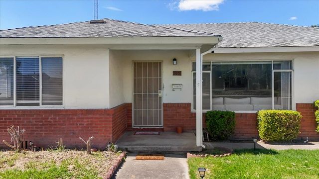 515 Locust Ave, Manteca, CA 95337
