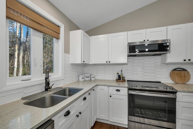 125 Chestnut Hill Road, Farmington, NH 03835