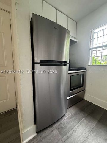 1121 NW 40th St 4, Miami, FL 33127